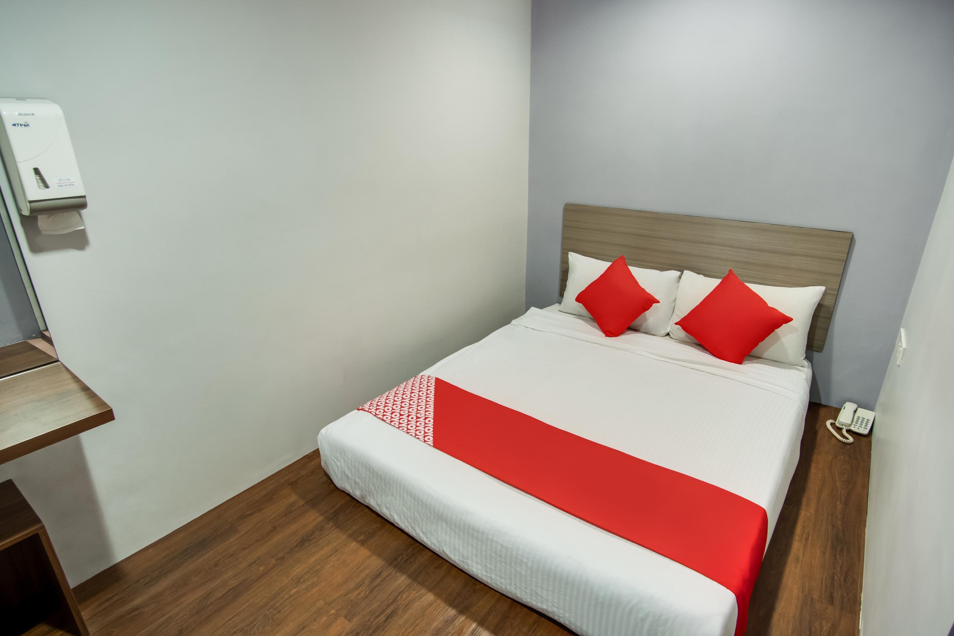Oyo 89480 Dream House Hotel Skudai Ngoại thất bức ảnh