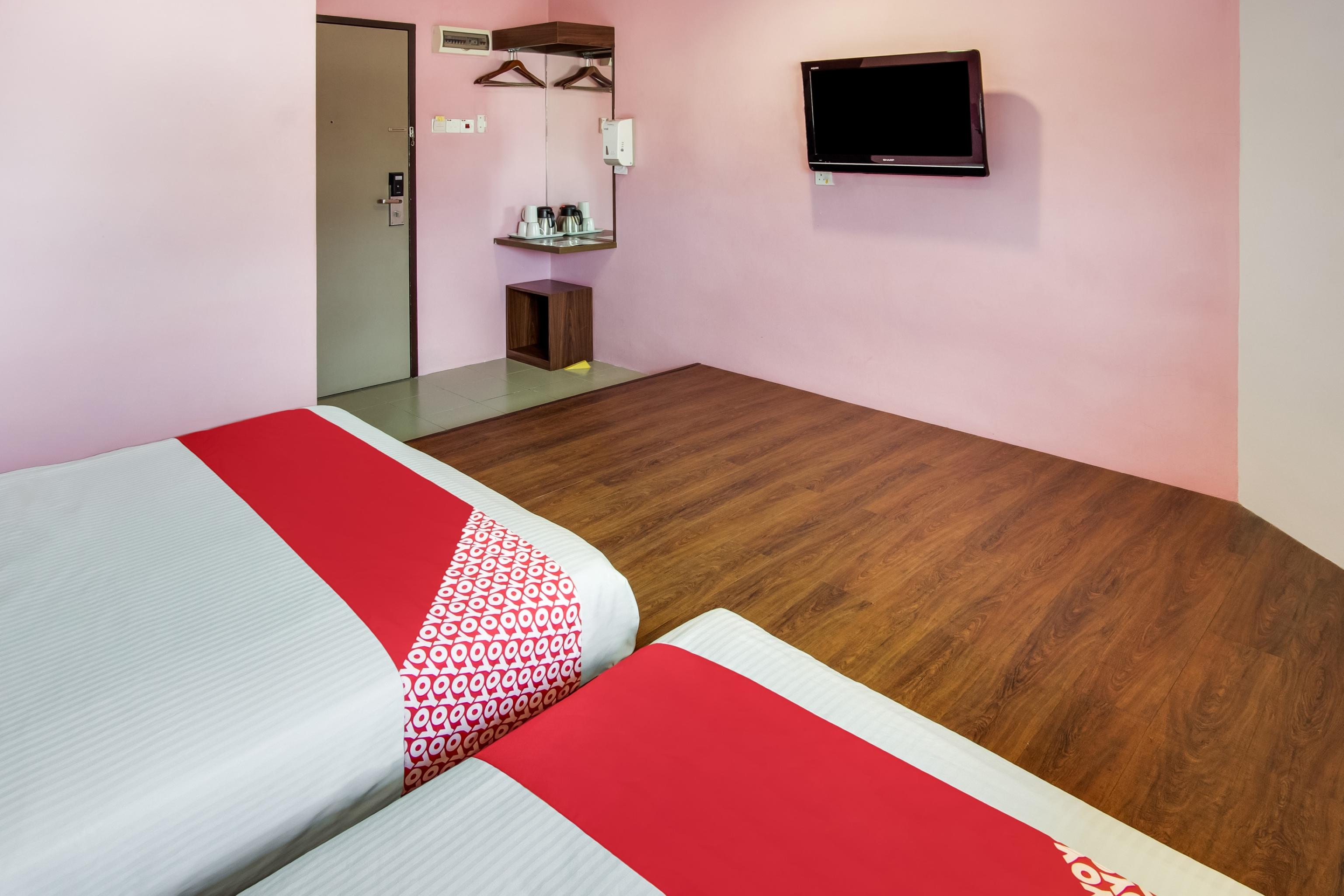 Oyo 89480 Dream House Hotel Skudai Ngoại thất bức ảnh