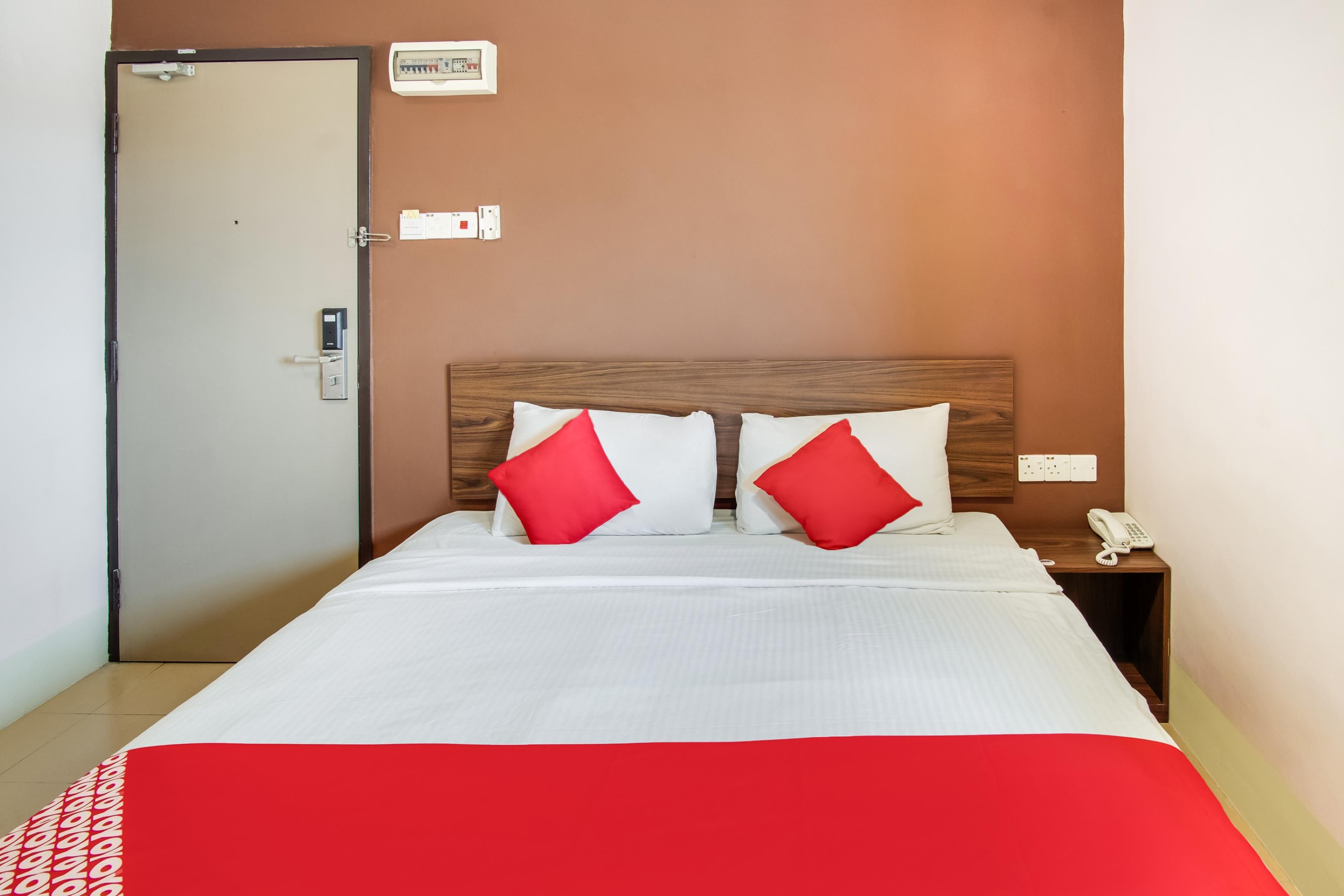 Oyo 89480 Dream House Hotel Skudai Ngoại thất bức ảnh