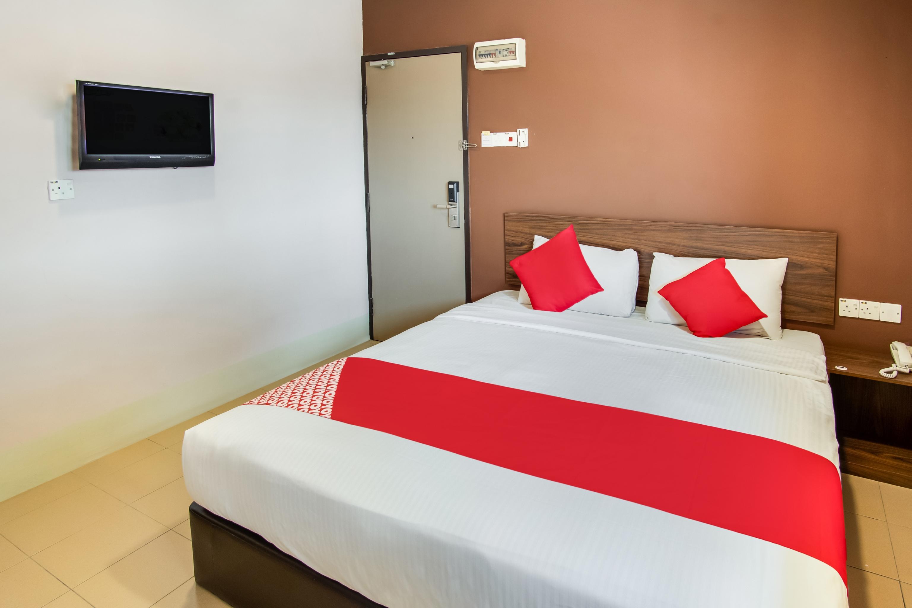Oyo 89480 Dream House Hotel Skudai Ngoại thất bức ảnh
