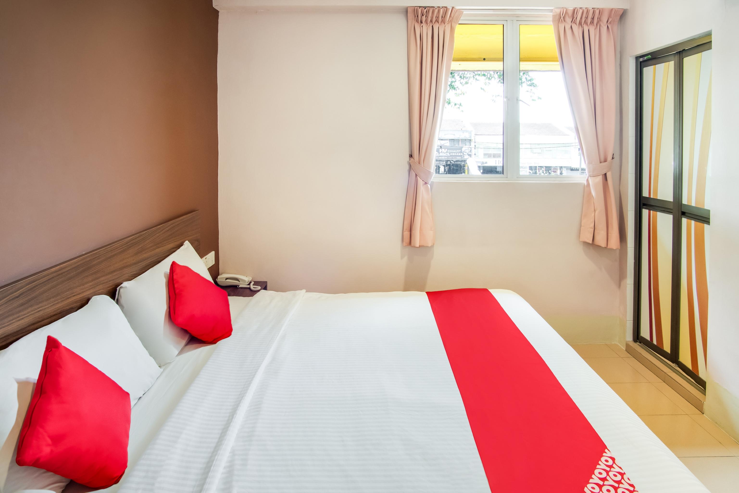 Oyo 89480 Dream House Hotel Skudai Ngoại thất bức ảnh