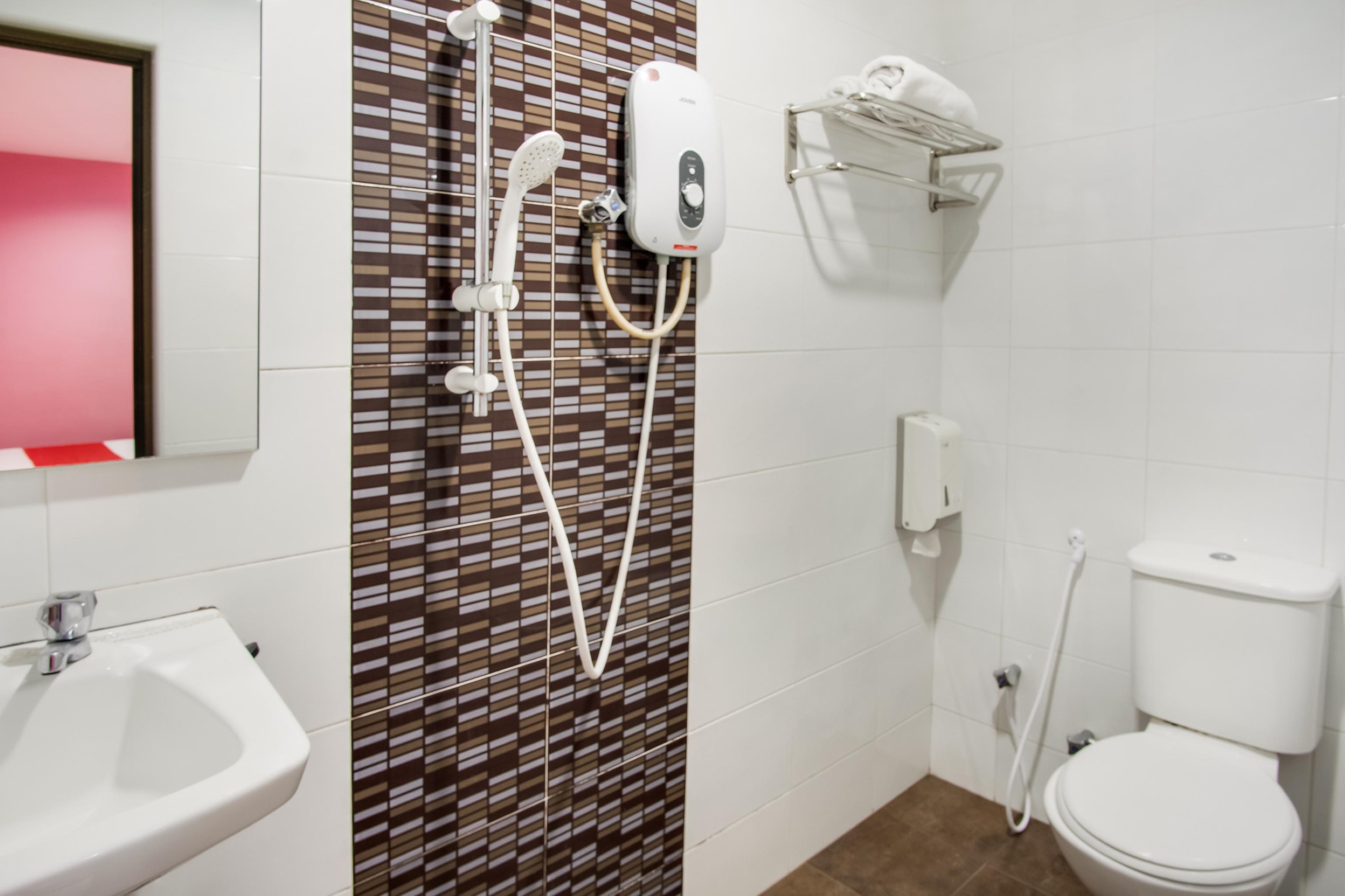 Oyo 89480 Dream House Hotel Skudai Ngoại thất bức ảnh