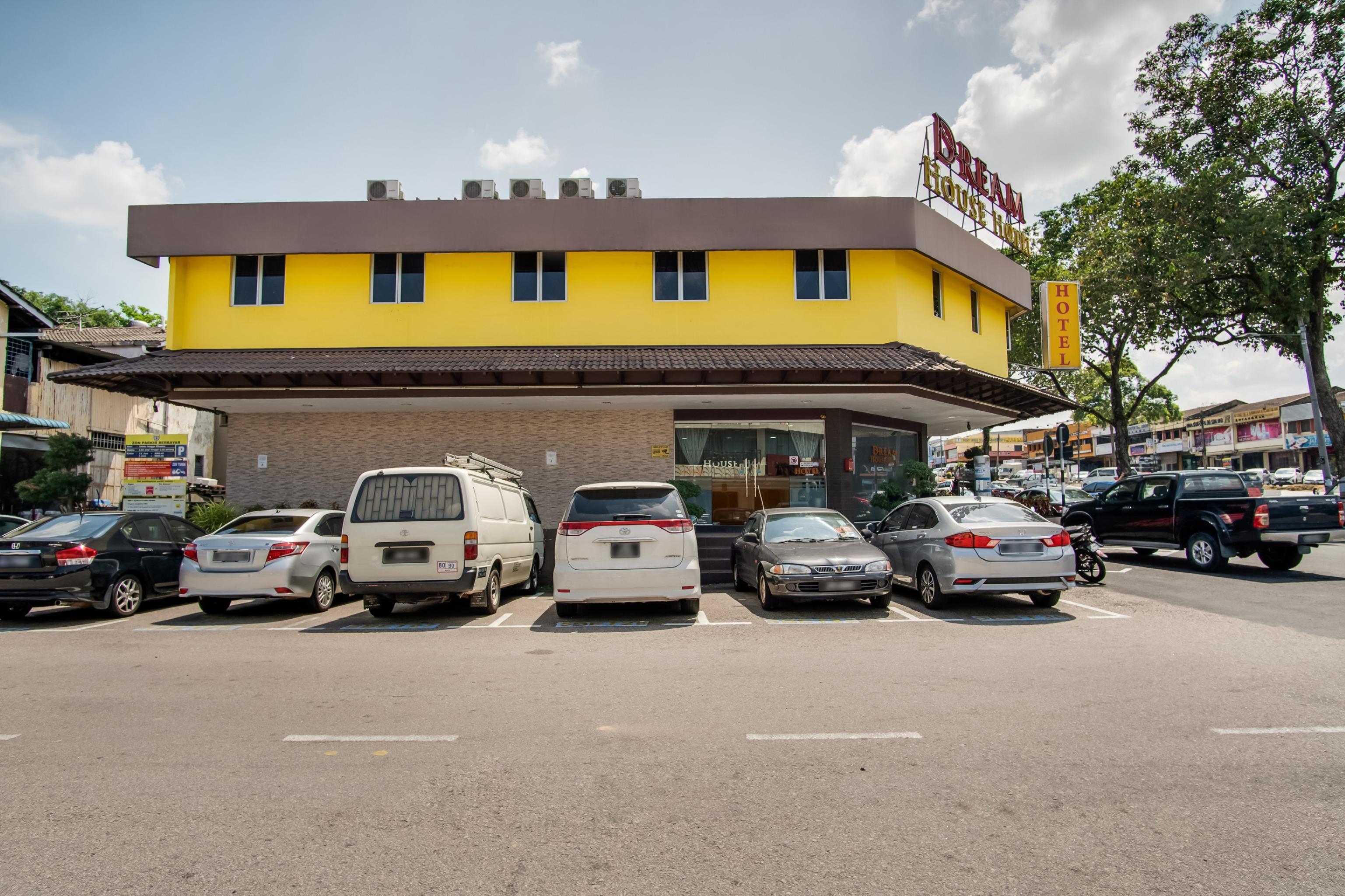 Oyo 89480 Dream House Hotel Skudai Ngoại thất bức ảnh