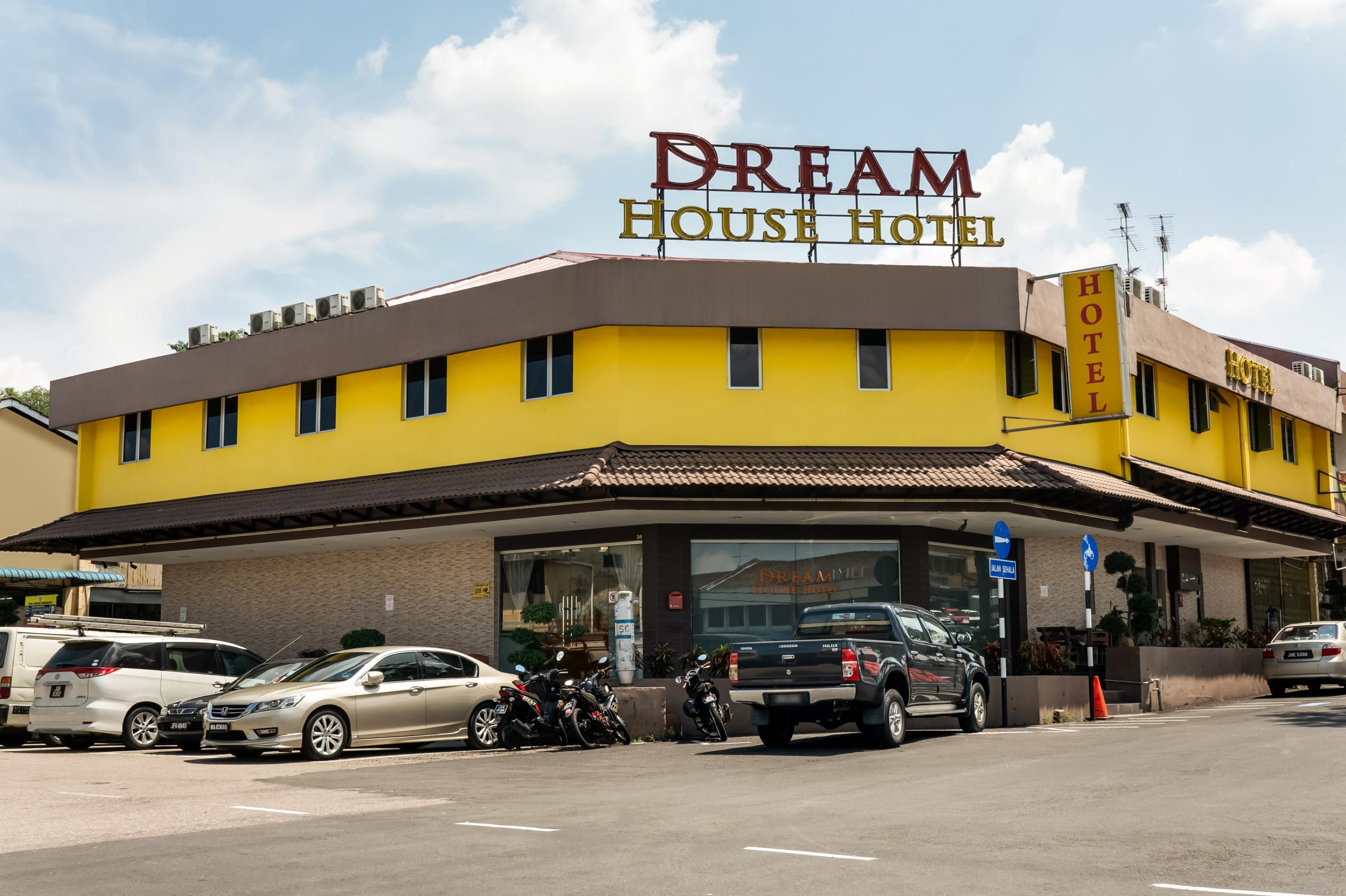 Oyo 89480 Dream House Hotel Skudai Ngoại thất bức ảnh