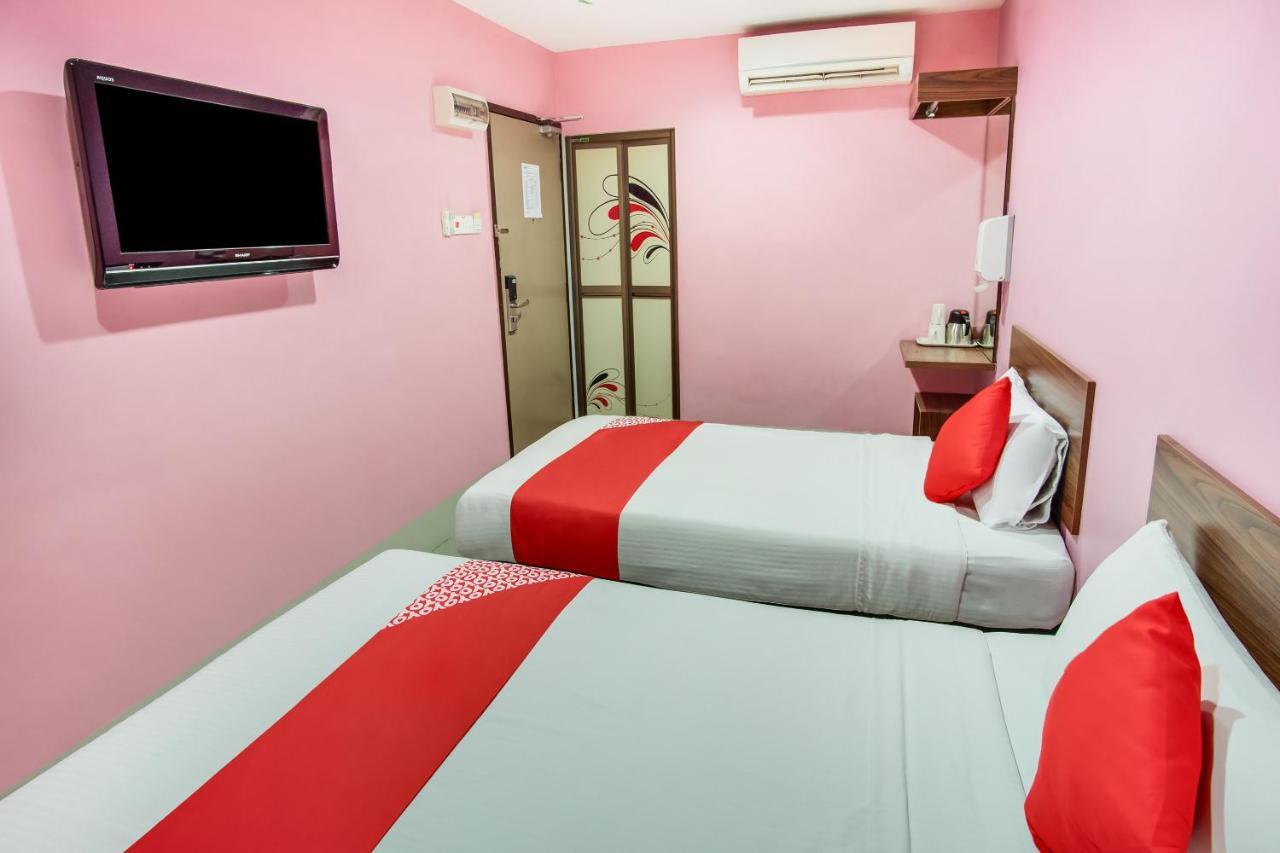 Oyo 89480 Dream House Hotel Skudai Ngoại thất bức ảnh