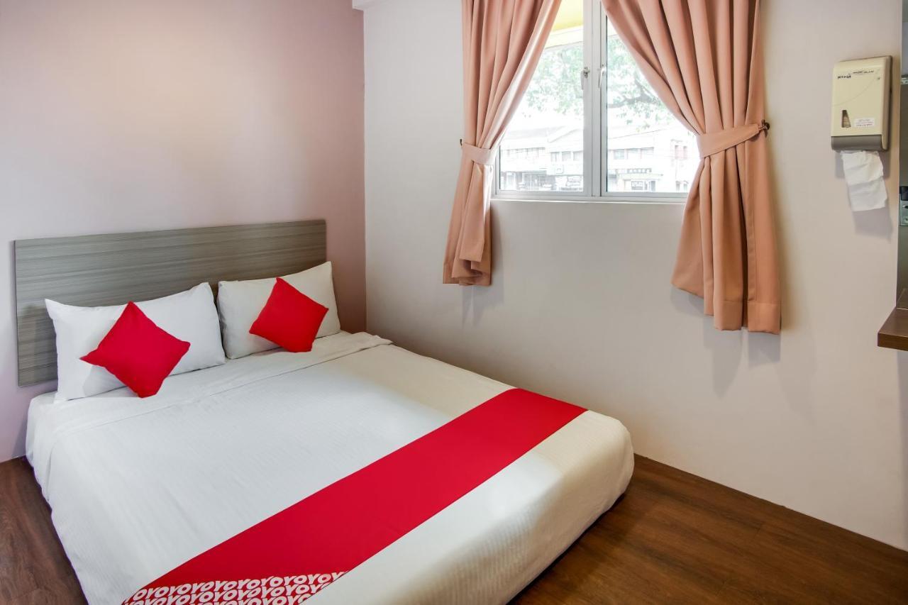 Oyo 89480 Dream House Hotel Skudai Ngoại thất bức ảnh