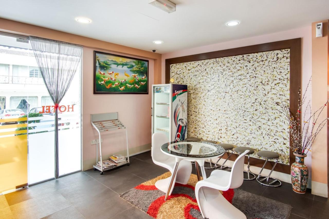 Oyo 89480 Dream House Hotel Skudai Ngoại thất bức ảnh